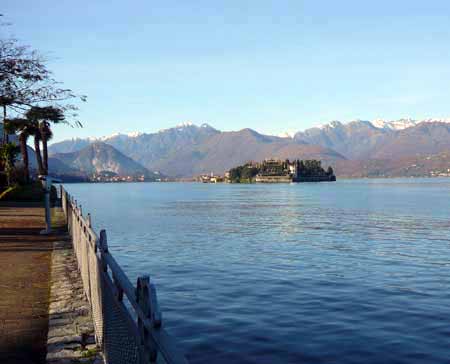 Isola Bella von der Insel dei Pescatori aus