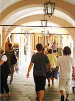 Cannobio Arkaden - Einkaufen im Zentrum Cannobio Arkaden