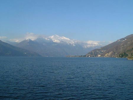 Blick auf Maccagno von Luino aus