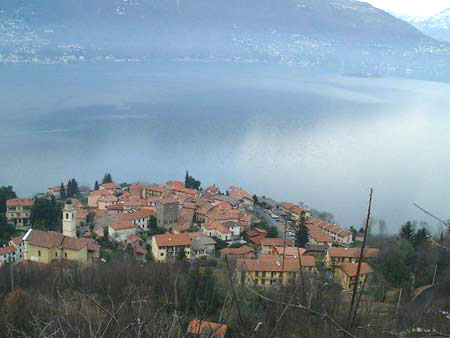 Pino L. M. - das erste Dorf in Italien hinter der Schweizer Grenze