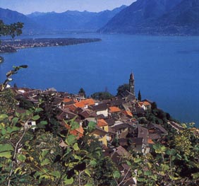Blick auf Ronco S Ascono - Ronco s/Ascona, ein hübsches italienisches Dorf direkt am Seeufer des Lago Maggiore