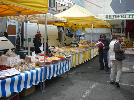 Luino, die Gasse