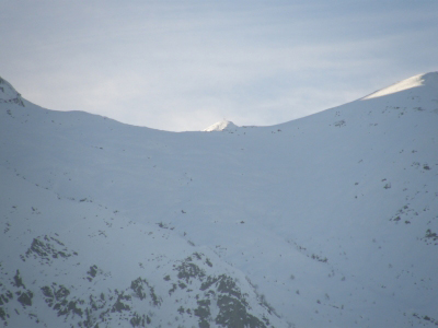 Verschneiter Bergkamm